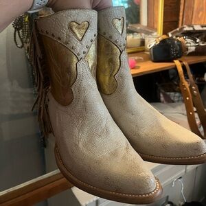 NWT Old Gringo woman’s boot size 8 1/2